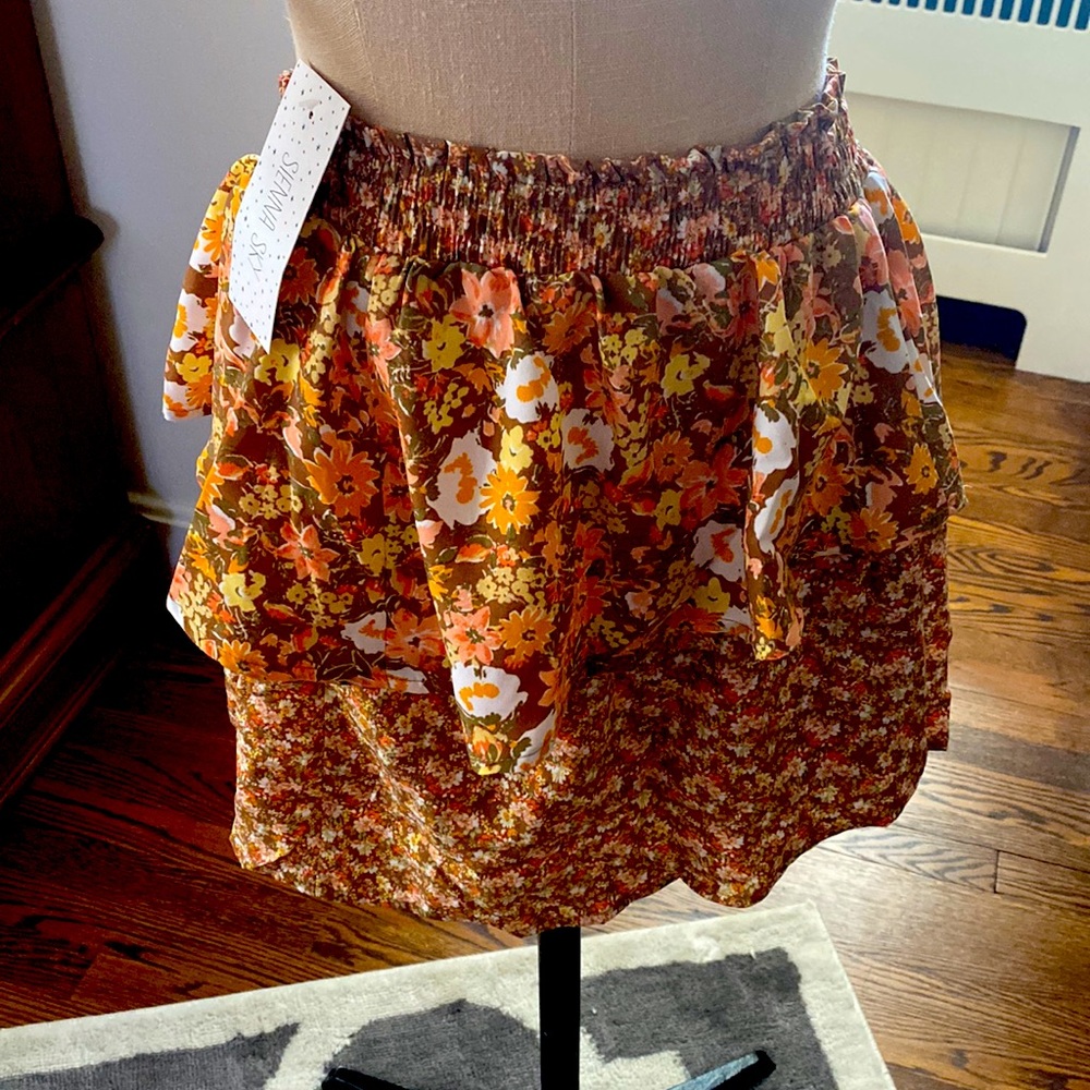 NWT- Light brown/multi floral print tiered miniskirt by Sienna Sky (M)